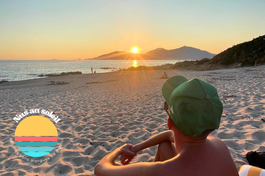 Nus au Soleil, art inspiré des plages naturistes en France.