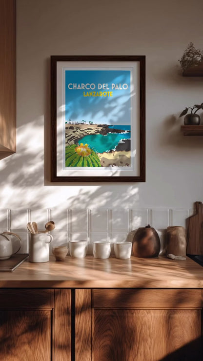 Mise en scène vidéo de l'affiche décorative du village naturiste de Charco del Palo aux Canaries.